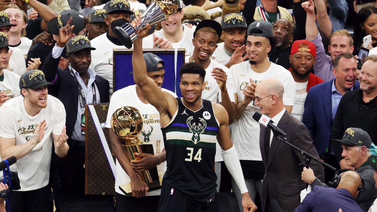 NBA 밀워키, 50년만의 챔피언 등극…아데토쿤보 MVP