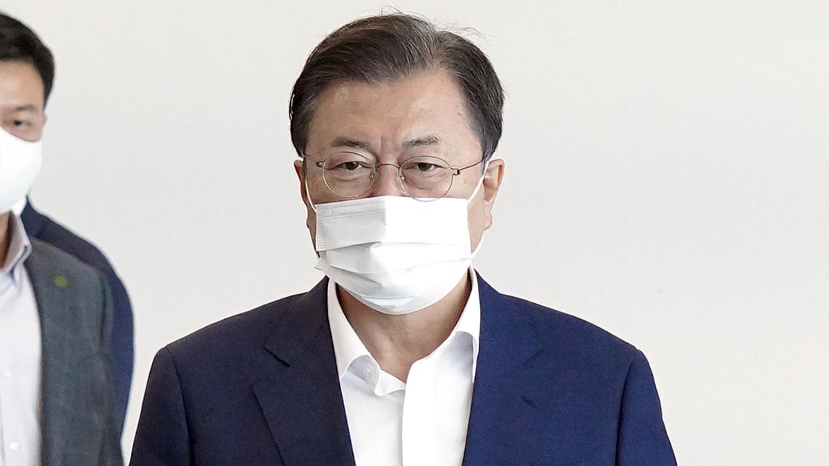 문대통령 "미사일전력 증강, 北도발에 확실한 억지력"