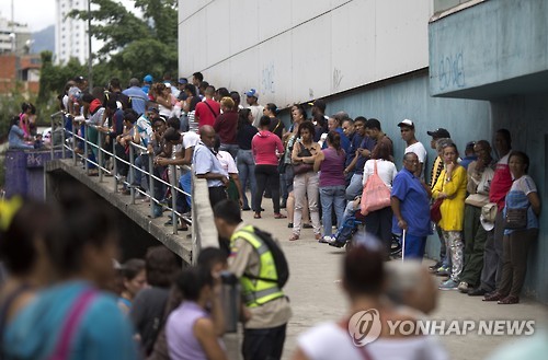 고양이에 생선 맡긴 격…군, 식량 밀거래 앞장