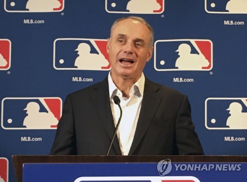 2024년까지 MLB 커미셔너 자리를 지키게 된 롭 맨프레드 커미셔너
