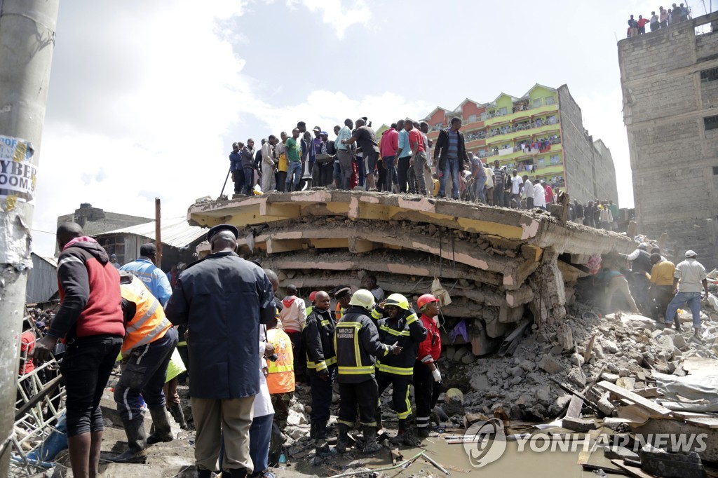 케냐서 6층 건물 무너져…"수십명 매몰, 17명 구조"