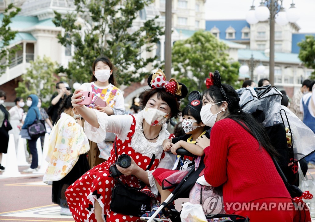 Virus Outbreak Japan Disneyland