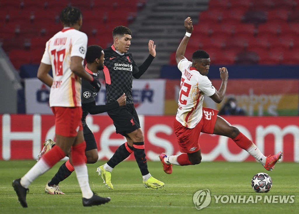 리버풀-라이프치히 UCL 16강 1차전 경기 모습