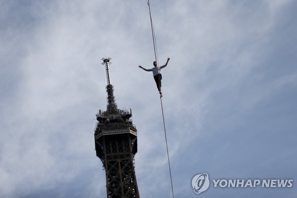 France Tightrope Eiffel Tower