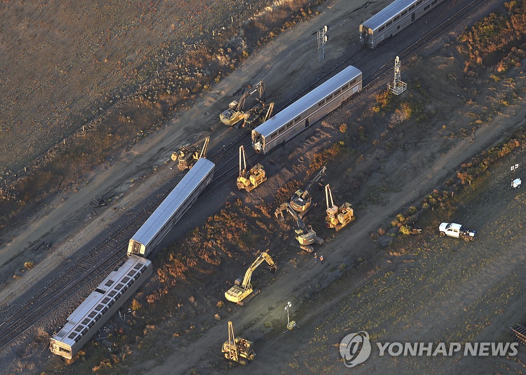Amtrak Train Derails