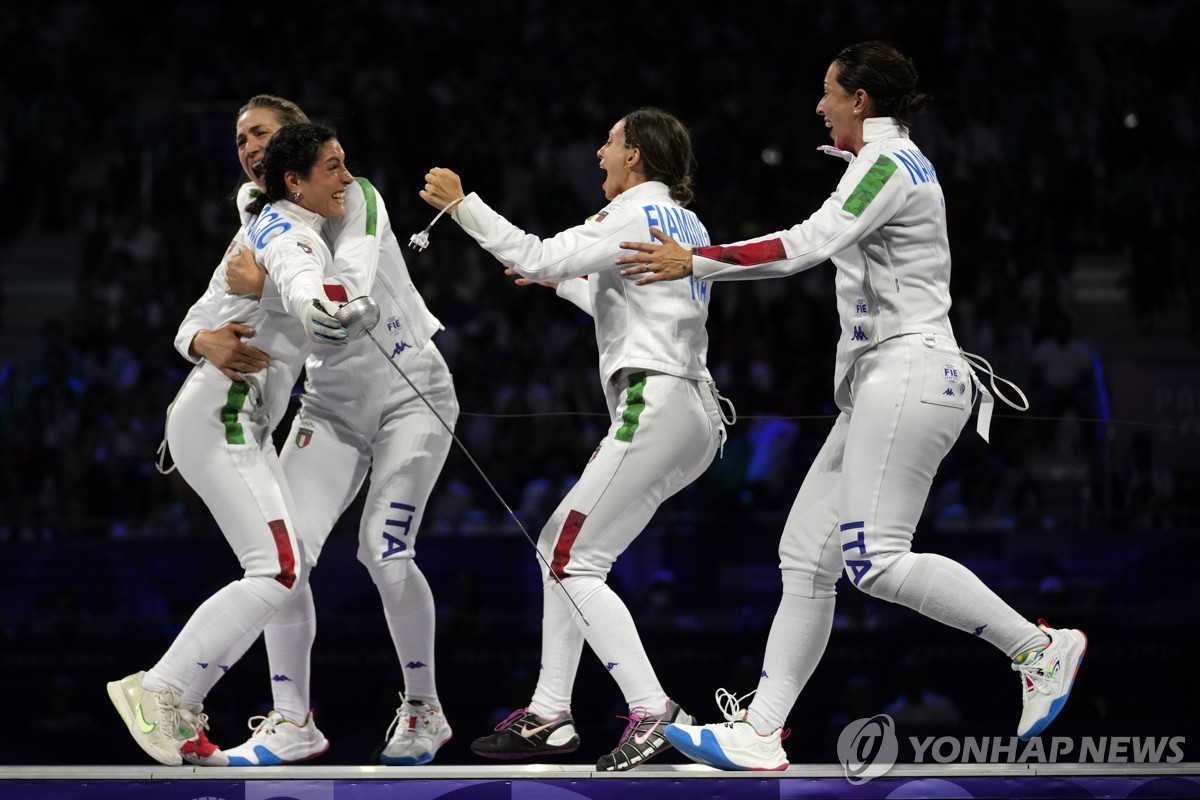 결승전 승리 확정되고 기뻐하는 이탈리아 선수들