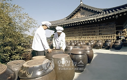 147687-순창 고추장 민속마을 - 집 주위 가득 메운 장독대