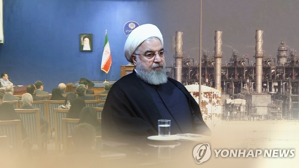 이란 대통령, 제재 첫날 "석유 수출로 제재 부수겠다"(CG)