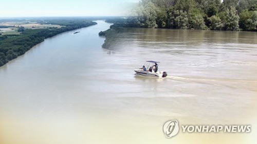 다뉴브강 하류에서도 실종자 수색 '구슬땀' (CG)