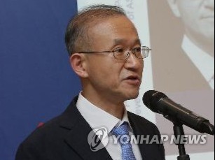'한반도정세 라운드테이블'에서 발표하는 임성남 아세안대사