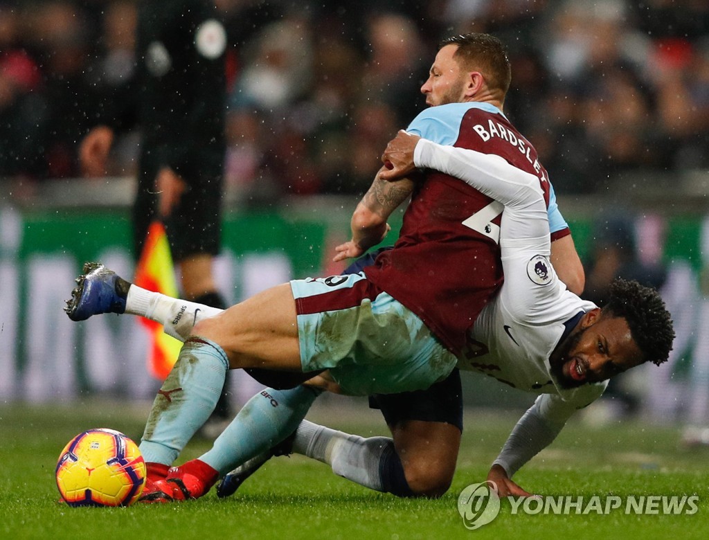 FBL-ENG-PR-TOTTENHAM-BURNLEY