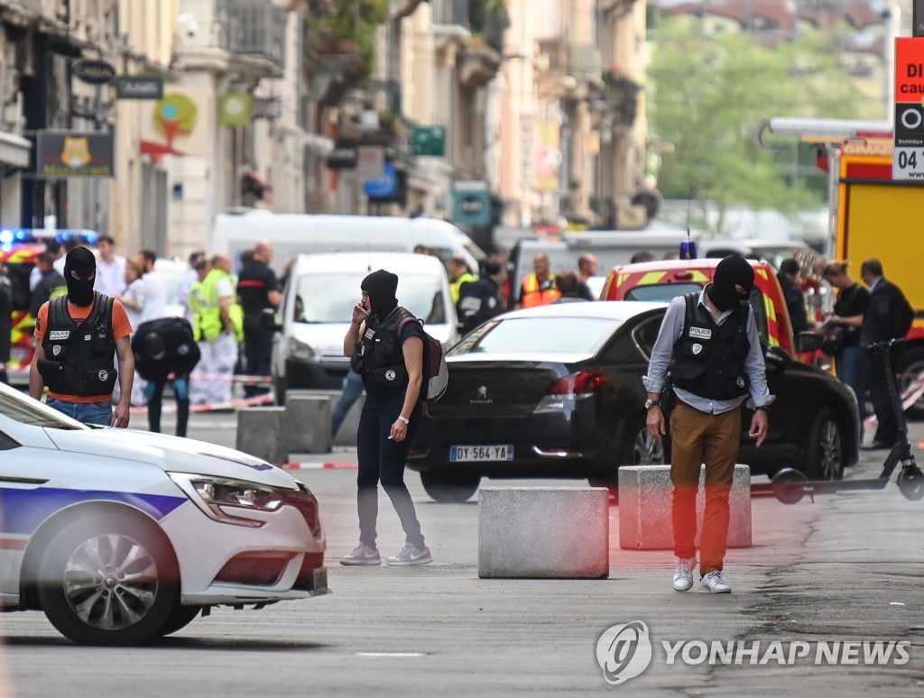 FRANCE-BLAST