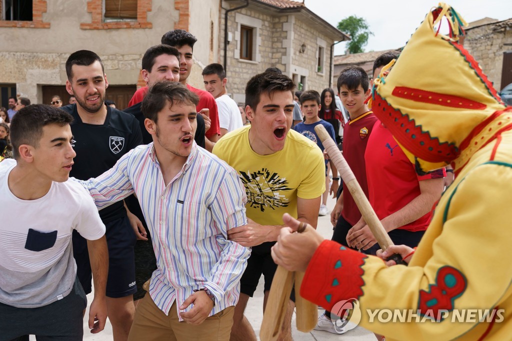 SPAIN-TRADITION-RELIGION-FESTIVAL-TOURISM