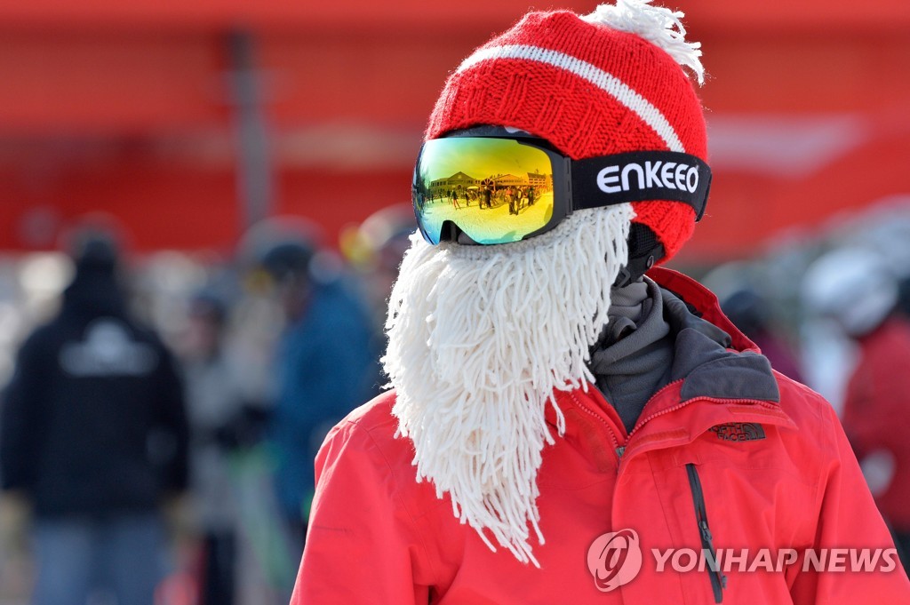 US-SANTA-FUNDRAISER