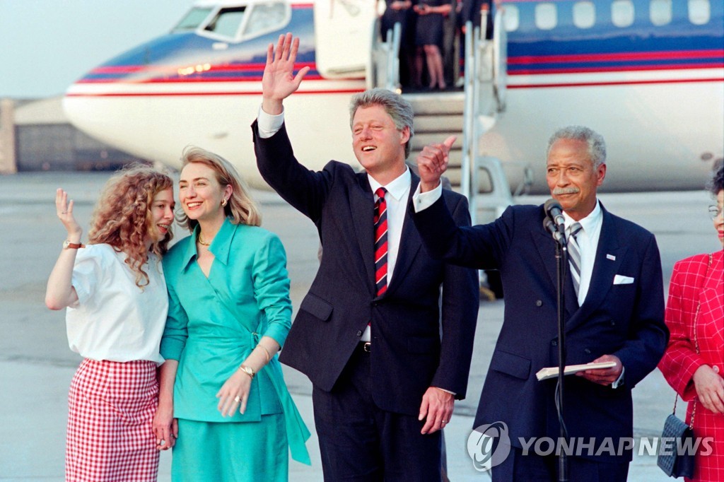 FILES-US-POLITICS-DINKINS