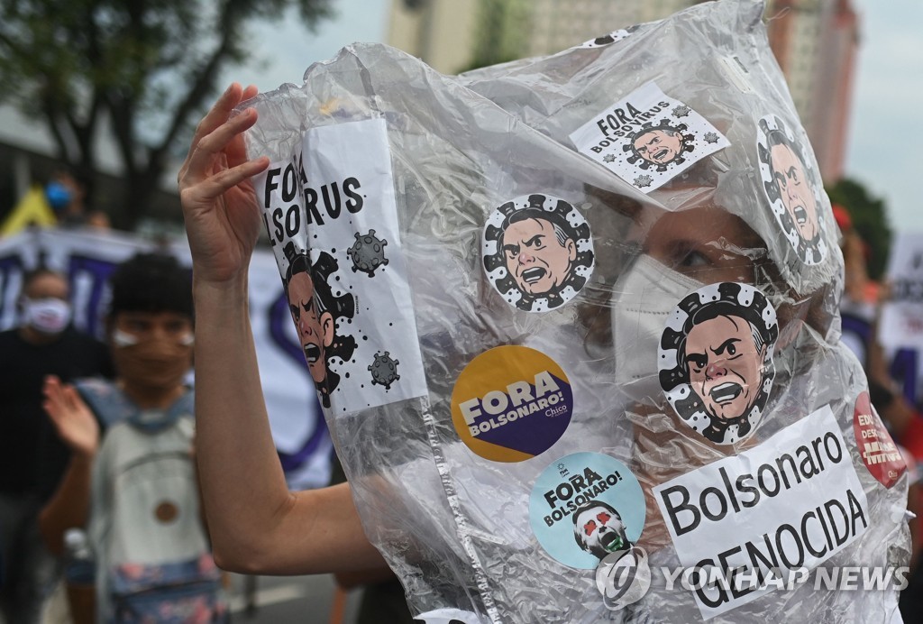 BRAZIL-HEALTH-VIRUS-BOLSONARO-PROTEST