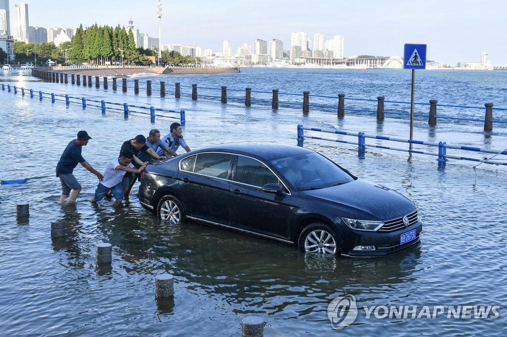 CHINA-WEATHER-TYPHOON-IN-FA