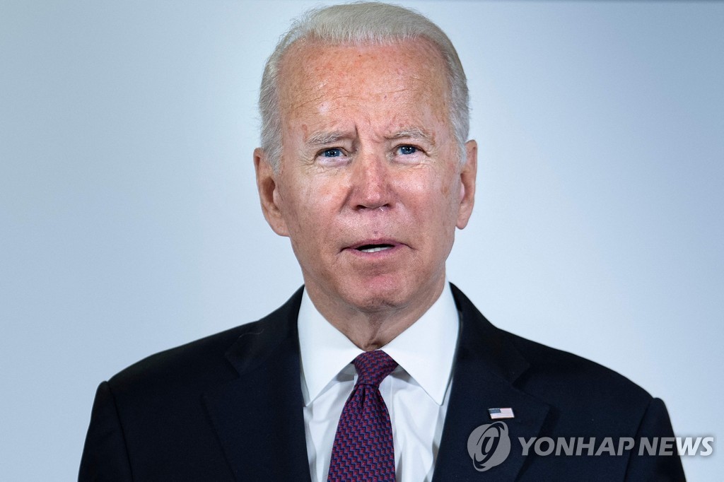 약식 회견하는 바이든 대통령