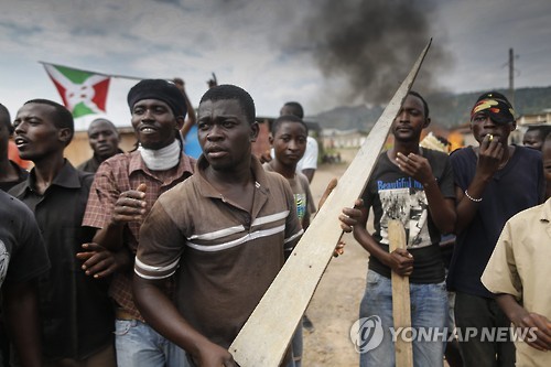 부룬디 은쿠룬지자 대통령 3선 출마 반대 시위