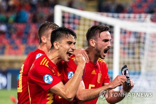 골세리머니를 펼치는 스페인 U-21 축구대표팀 선수들