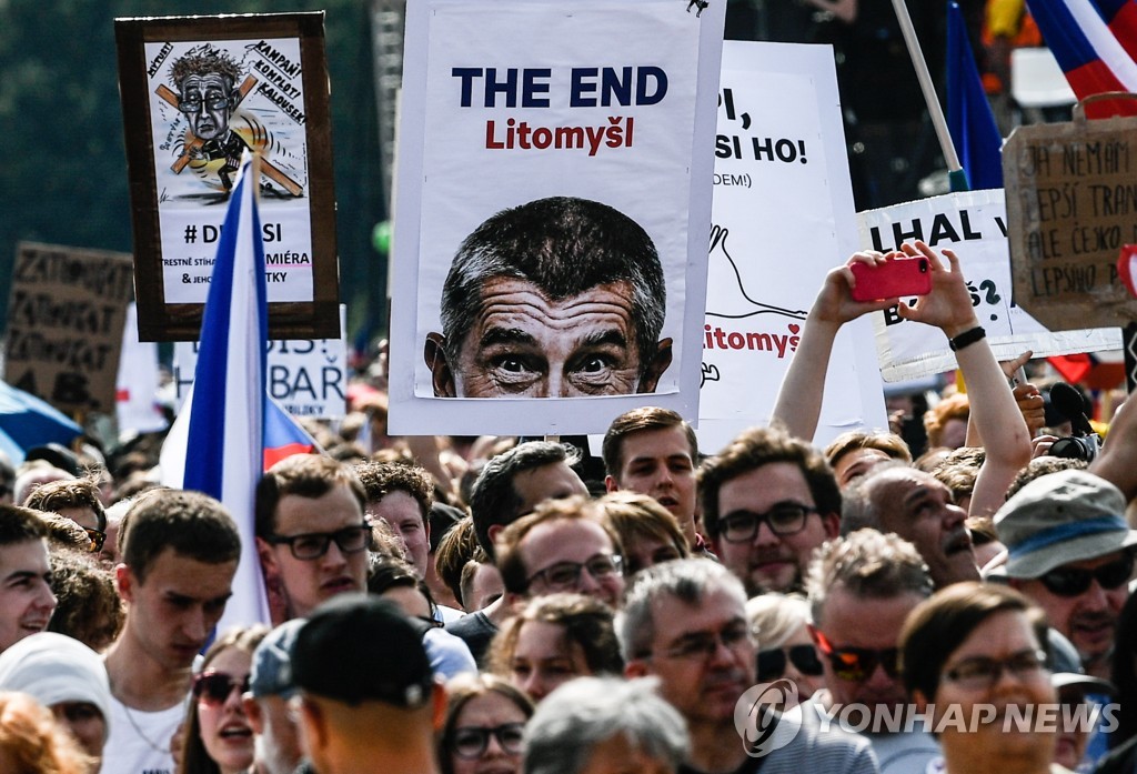 epaselect CZECH REPUBLIC GOVERNMENT PROTEST