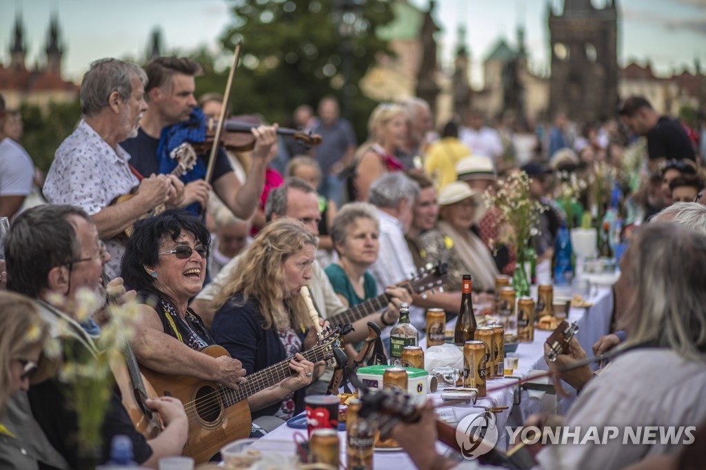 CZECH REPUBLIC GASTRONOMY GIANT DINNER PARTY CHARLES BRIDGE
