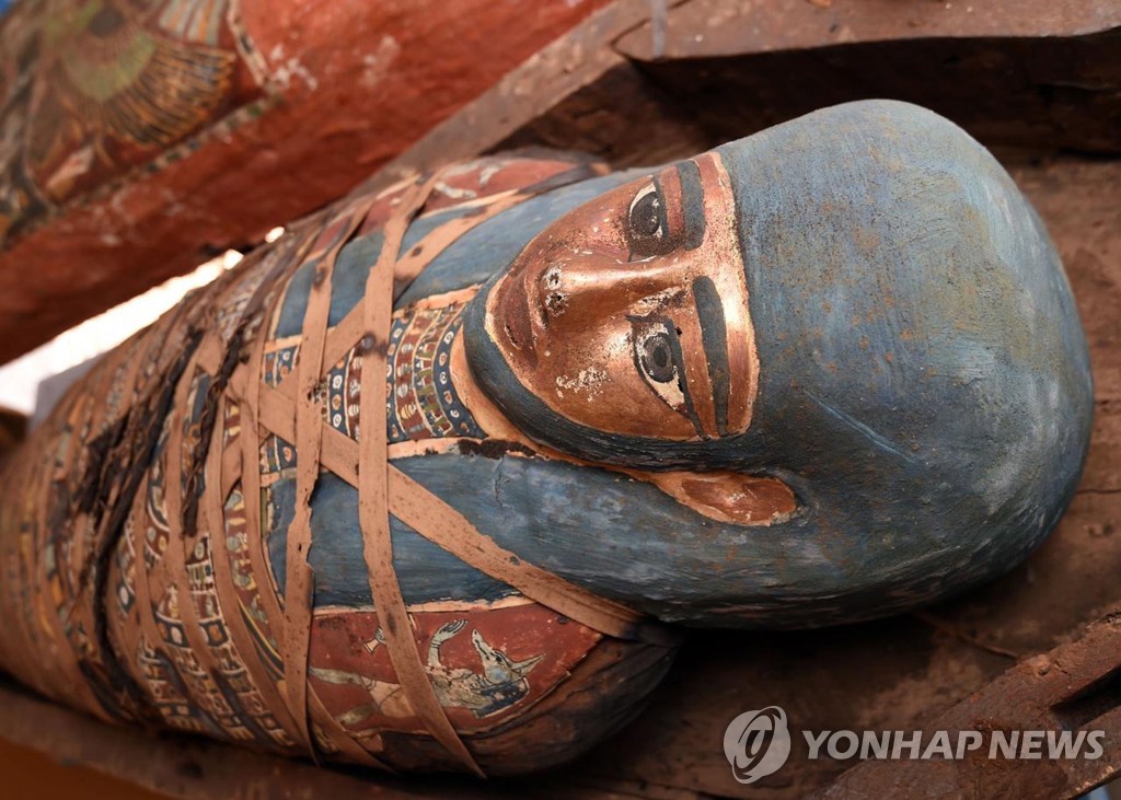 EGYPT ARCHAEOLOGY SAQQARA BURIAL SHAFT DISCOVERY