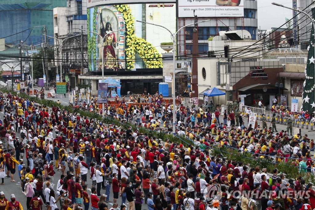 필리핀 블랙 나자렌 미사에 최소 40만명 참가