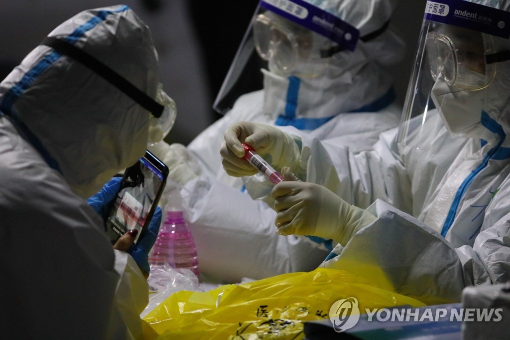 코로나19 재확산에 중국 스자좡서 대규모 검사