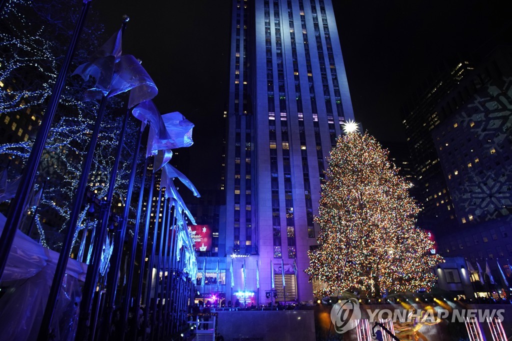TREE ROCKEFELLER CENTER