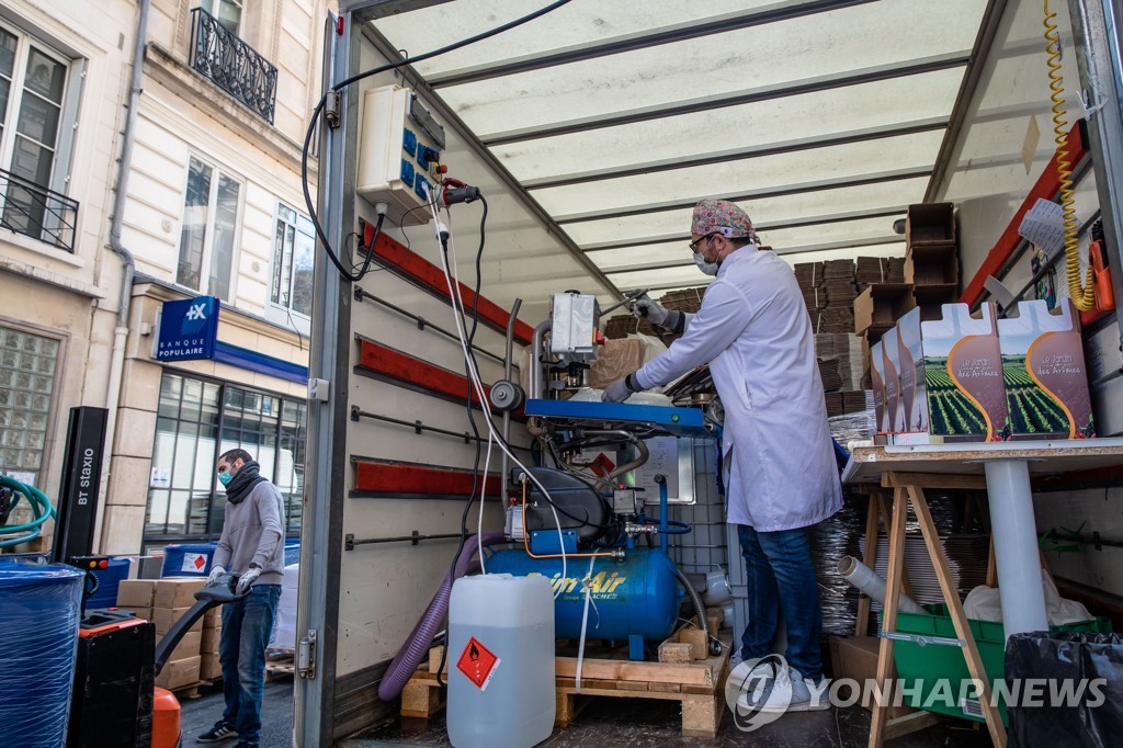 FRANCE-PARIS-COVID-19-HYDRO-ALCOHOLIC PRODUCTION