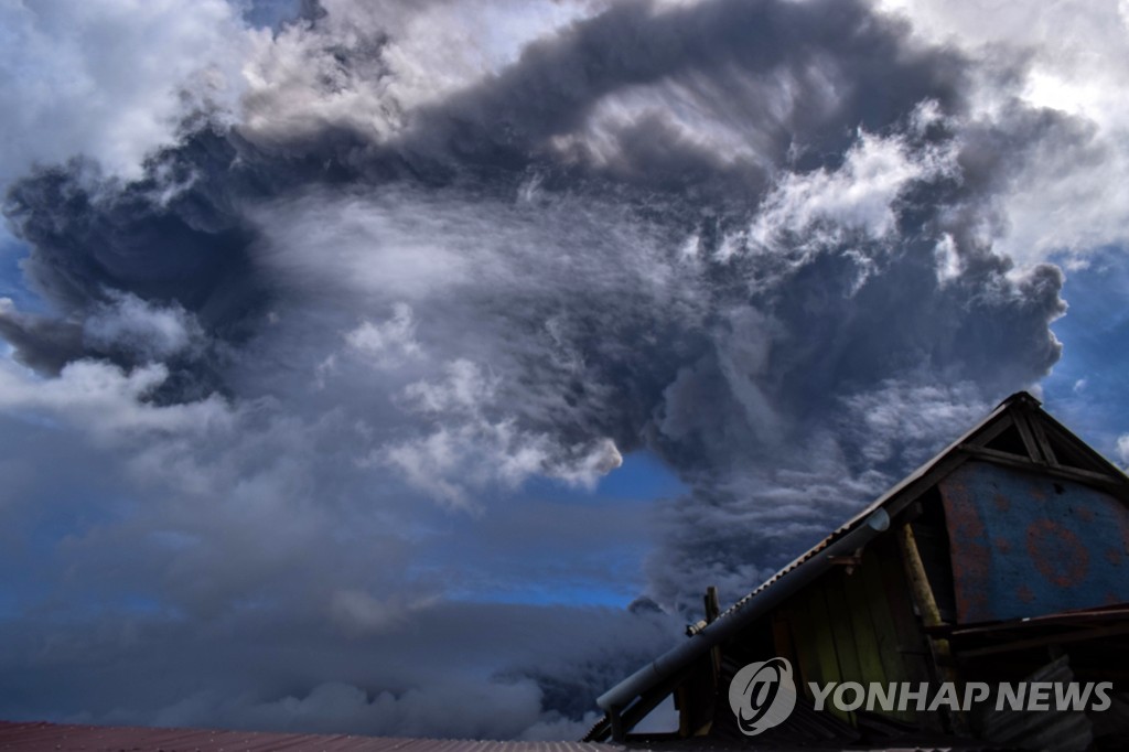 INDONESIA-NORTH SUMATRA-MOUNT SINABUNG-ERUPTION