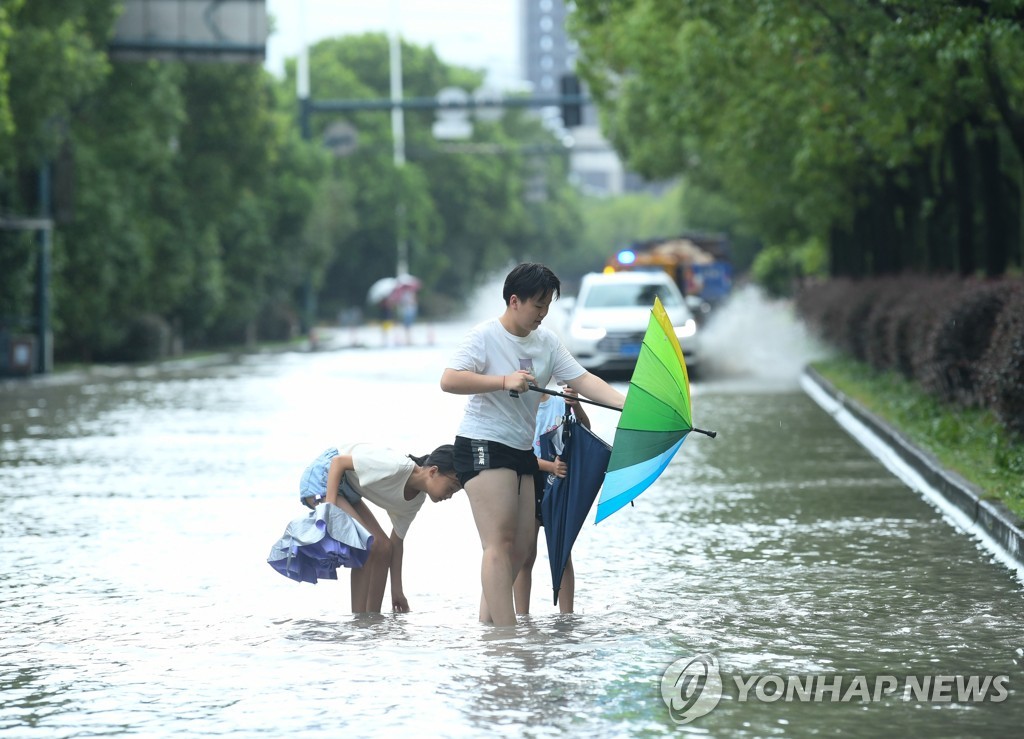 CHINA-ZHEJIANG-NINGBO-TYPHOON IN-FA (CN)