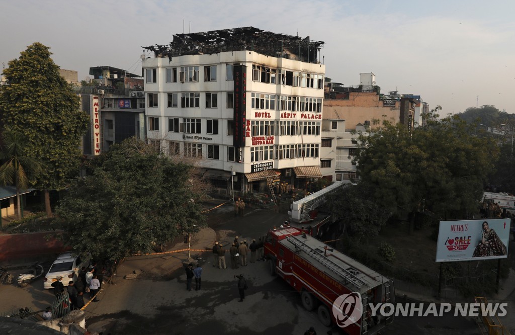 INDIA-HOTEL/FIRE