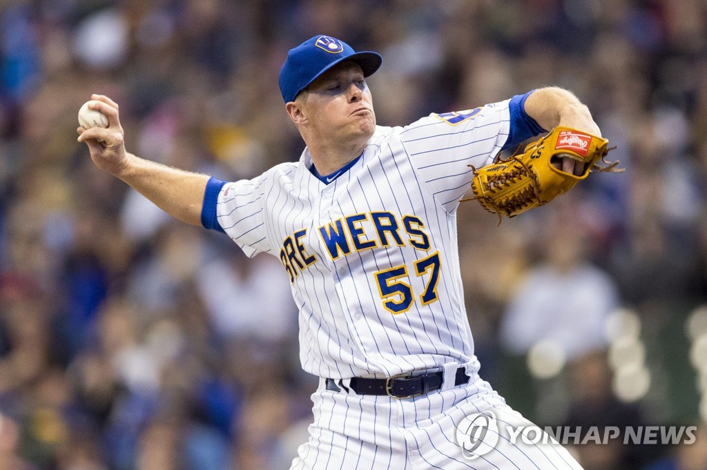 BASEBALL-MLB-MIL-LAD/