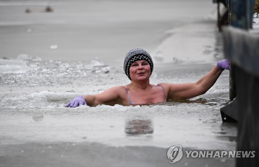 RUSSIA-ICE SWIMMING/
