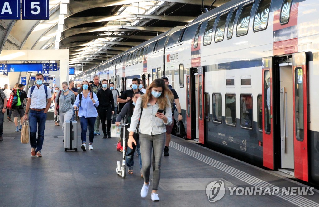 HEALTH-CORONAVIRUS/GLOBAL-TRAINS