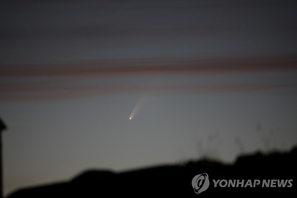 SPACE-COMET/BRITAIN