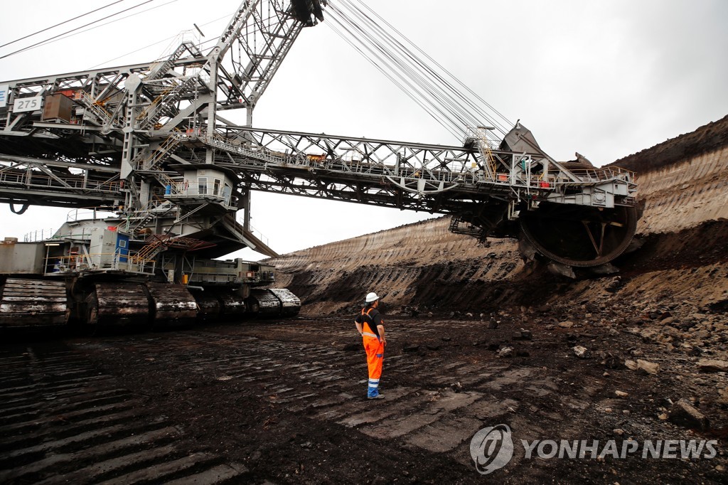 GERMANY-COAL/EXCAVATOR
