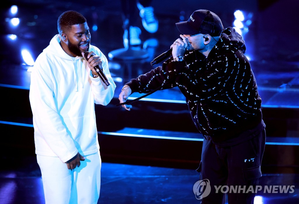 AWARDS-BILLBOARD/