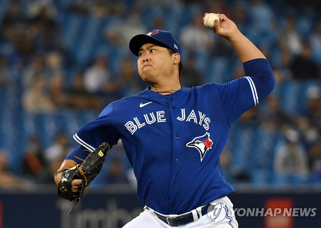 In this USA Today Sports photo via Reuters, Ryu Hyun-jin of the Toronto Blue Jays pitches against the Minnesota Twins in the top of the first inning of a Major League Baseball regular season game at Rogers Centre in Toronto on Sept. 17, 2021. (Yonhap)