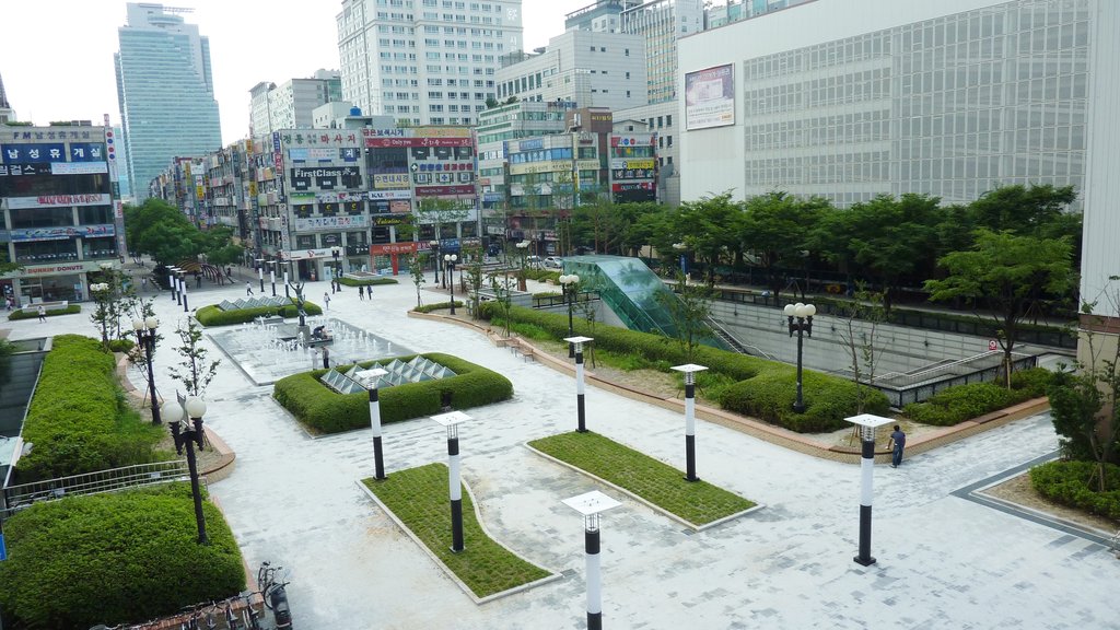 깔끔해진 안양 평촌역 미관광장