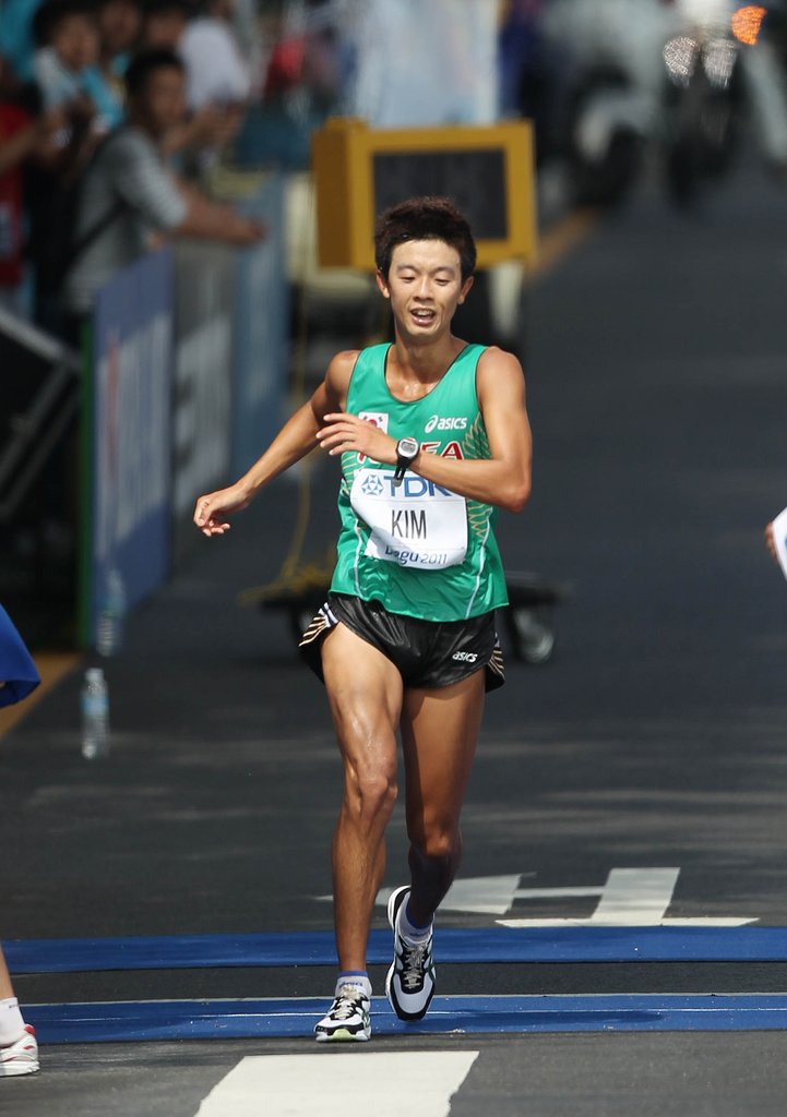 2011년 대구 세계육상선수권대회 남자 경보 20㎞ 경보 결선을 치르는 김현섭
