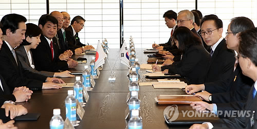 지난 2011년 12월, 당시 이명박 대통령이 교토 영빈관에서 노다 요시히코 일본총리와 한.일 정상회담을 열고 있다. << 연합뉴스 DB >>