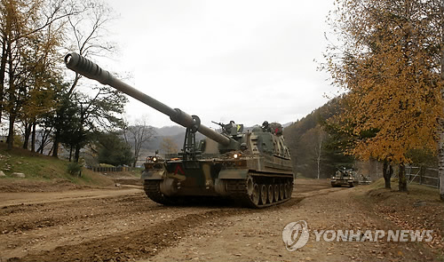기동훈련하는 K-9 자주포