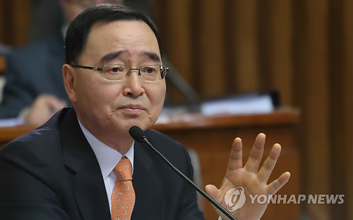 답변하는 정홍원 총리후보자