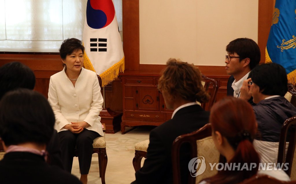 박 대통령, 세월호 사고 가족 대표 면담