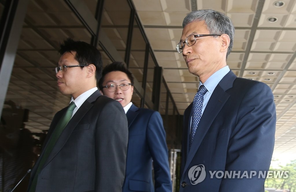 '자원외교 비리' 강영원 전 석유공사 사장 재소환