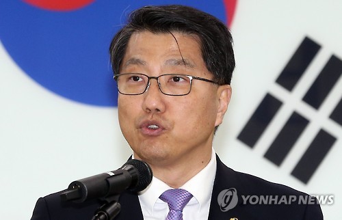 진웅섭 금융감독원장 <<연합뉴스 자료사진>>