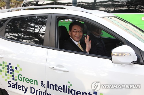 자율주행차 시승한 강호인 국토부장관